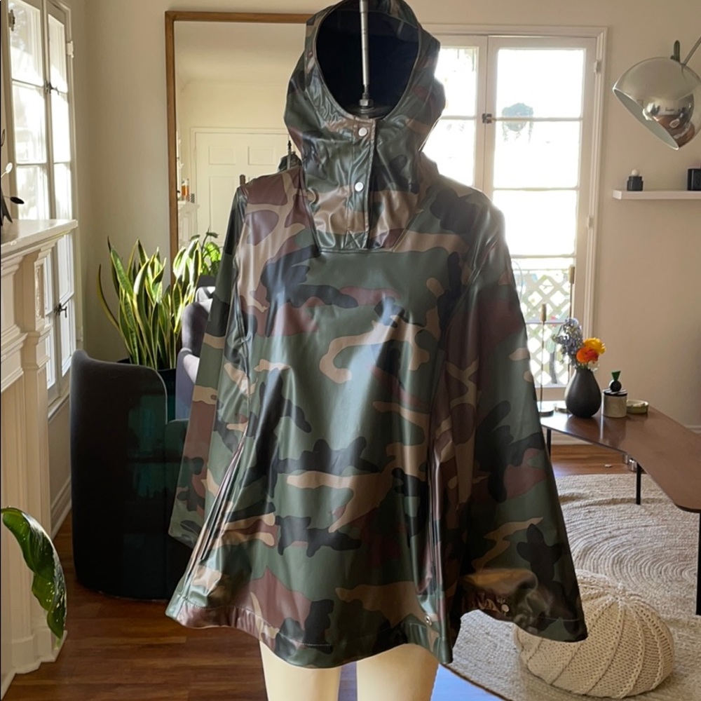 Herschel supply rain cape Camouflage like new
